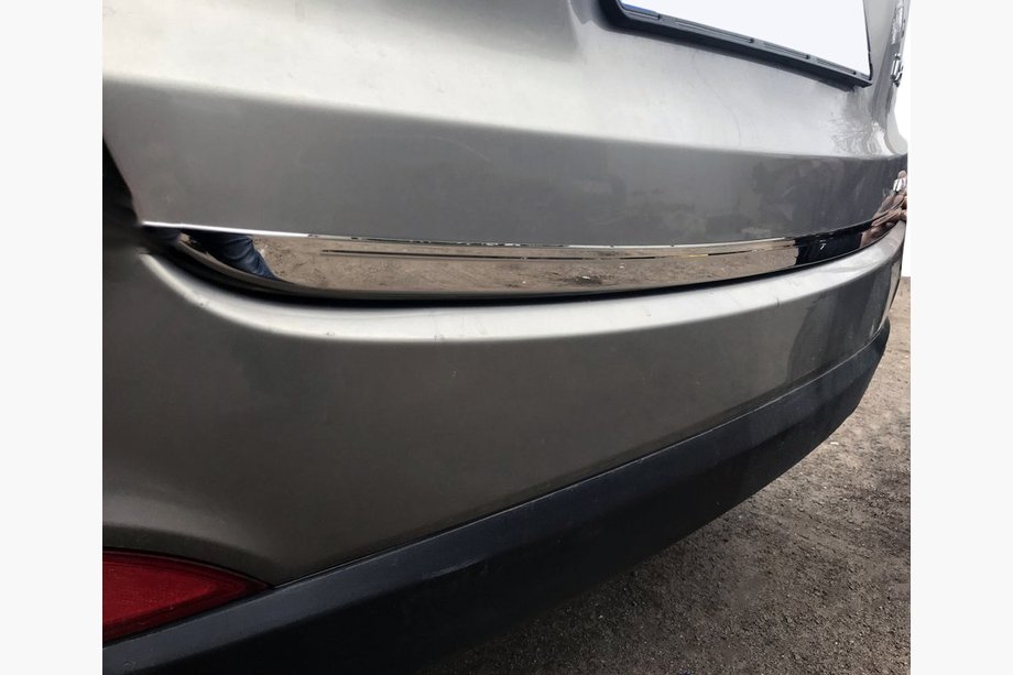 Hyundai IX-35 2010-2015 Baguette de coffre inox Carmos - Acier Inoxydable Turc Photo 2