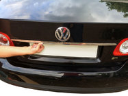 Volkswagen Jetta 2006-2011 Baguette inox au-dessus de la plaque d'immatriculation photo 1