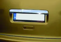 Volkswagen Caddy 2010-2015 Baguette chromée au-dessus de la plaque d'immatriculation (1 porte, inox) photo 2