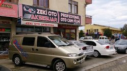 Hyundai H200, H1, Starex 1998-2007 Barres de Toit Chromées Pieds en plastique photo 2