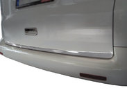 Volkswagen T5 Multivan 2003–2010 Seuil de coffre inox Carmos, 1 hayon vers le haut photo 1