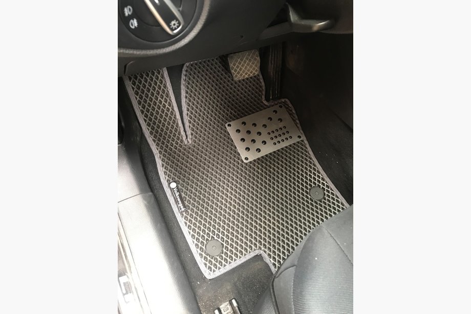 Volkswagen Sharan 2010-2023 Tapis de sol en polyuréthane (2e rangée, EVA, noir) Photo 1