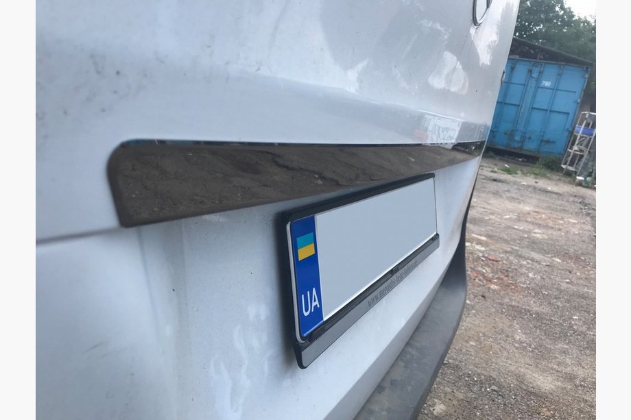 Mercedes Vito/V-class W447 2014- Baguette de coffre au-dessus de la plaque BlackChrome (inox) Image