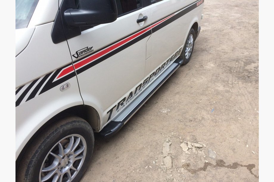 Volkswagen T5 Multivan 2003–2010 Marchepieds Latéraux Rainbow (2 pcs, Aluminium) Image