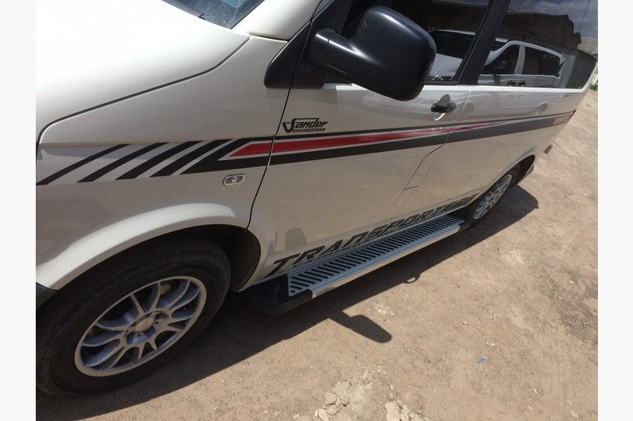 Volkswagen T5 Multivan 2003–2010 Marchepieds Latéraux Line-Type (2 pcs, Aluminium) Empattement Court Image