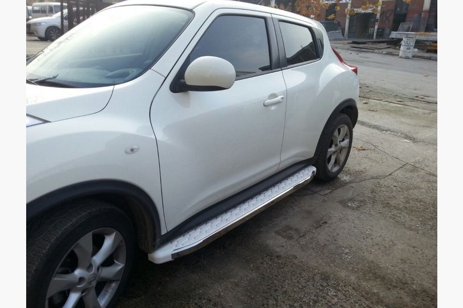 Nissan Juke 2010-2019 Marchepieds latéraux WhiteLine (2 pcs, aluminium) Image