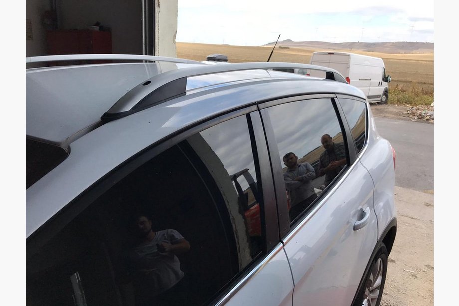 Ford Kuga 2008-2013 Barres de toit Skyport (argent) Image