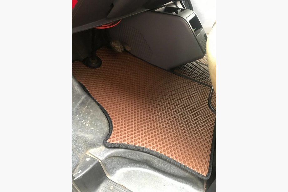 Mercedes Vito W638 1996-2003 Tapis de sol EVA (rouge brique) Image