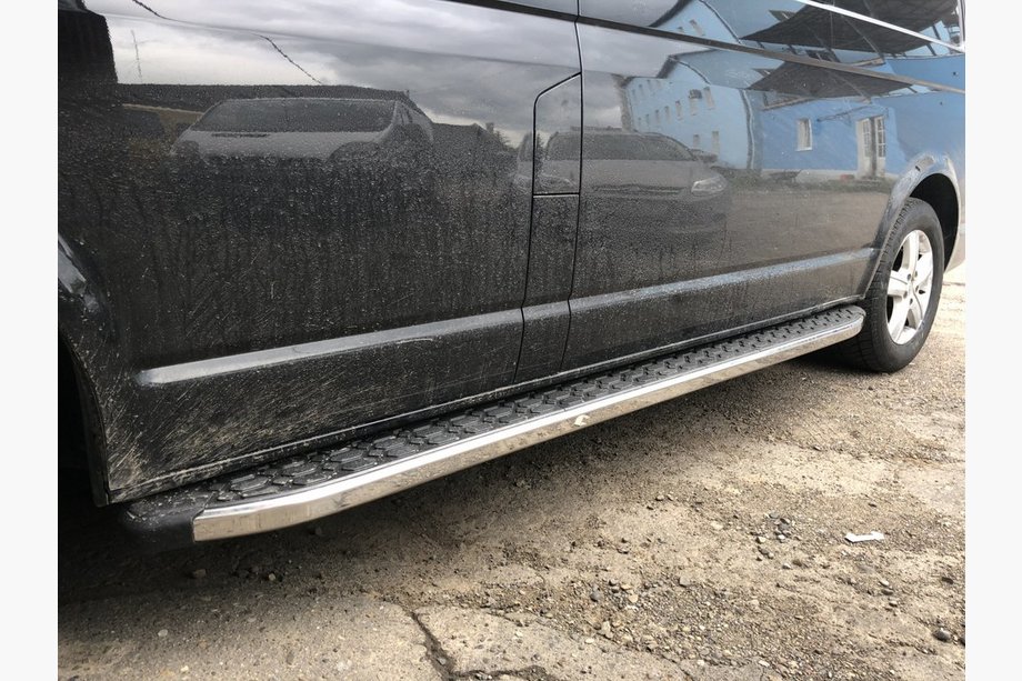 Volkswagen T5 Multivan 2003–2010 Marchepieds Latéraux BlackLine (2 pcs, Aluminium) Image