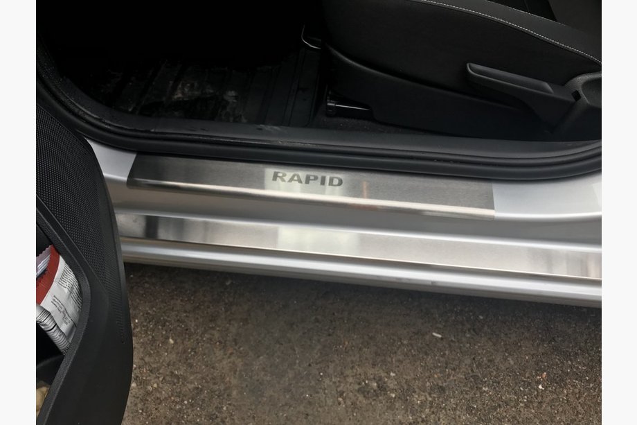 Skoda Rapid 2012-2019 Seuils de Porte Nataniko (8 pcs, Inox) Premium - Bande 3M, 0.8 mm Image