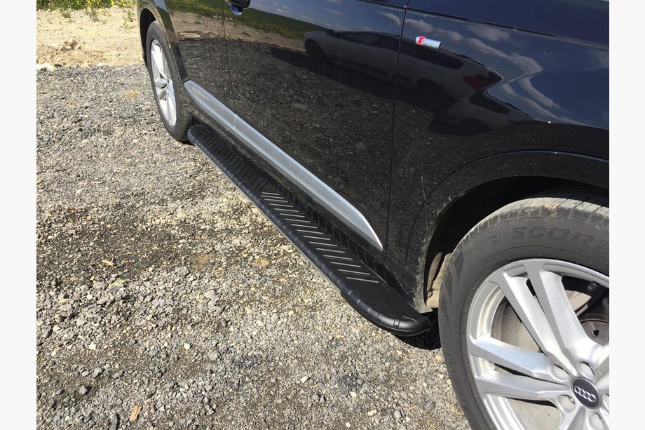 Audi Q7 2015–2026 Marchepieds Latéraux Bosphorus Yeni Black (2 pcs, Aluminium) Image