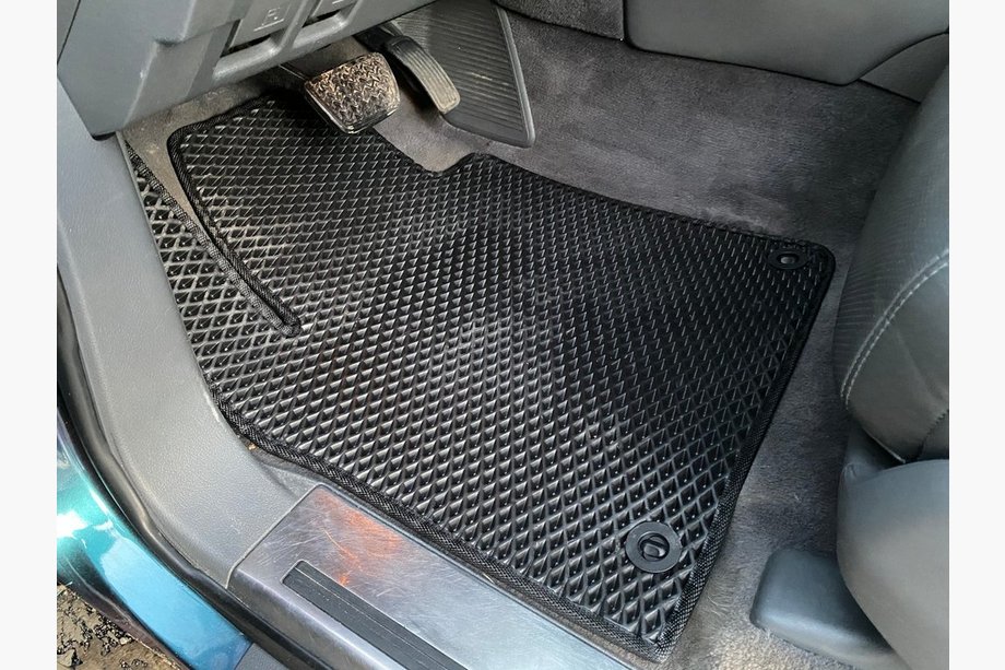 Toyota Land Cruiser 200 2007-2021 Tapis de sol en polyuréthane EVA (2007-2012, noir) Image
