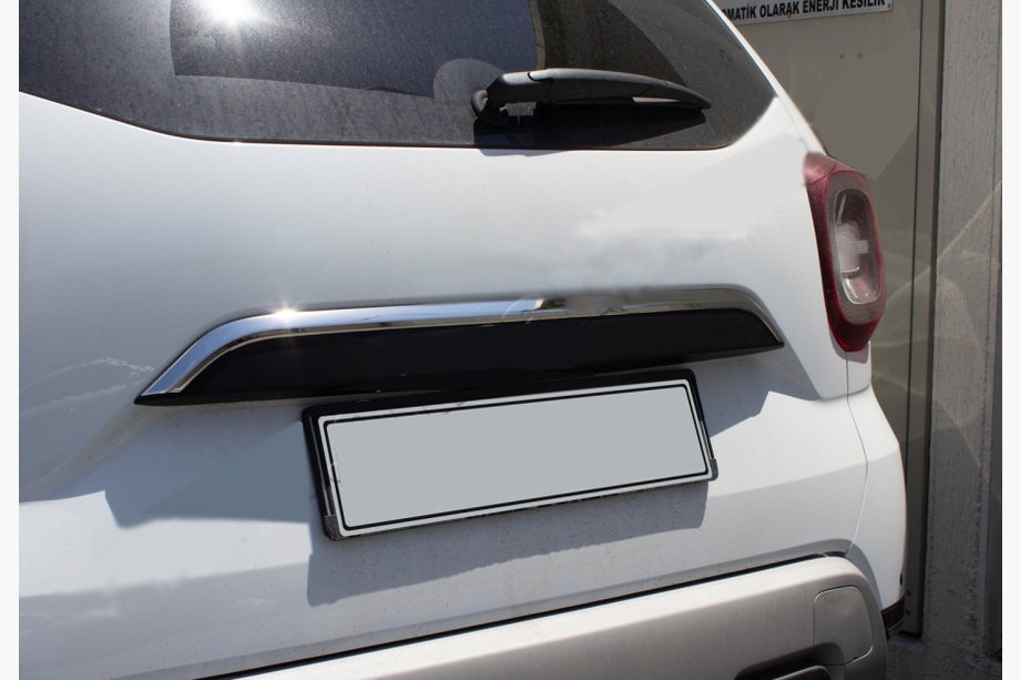 Renault Duster 2018-2024 Baguette chromée au-dessus de la plaque d'immatriculation (inox) Image