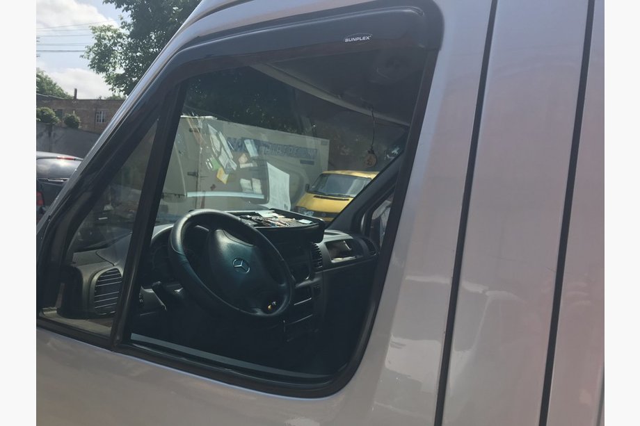 Volkswagen LT 1995-2006 Déflecteurs de Fenêtre (2 pcs, Sunflex) Image