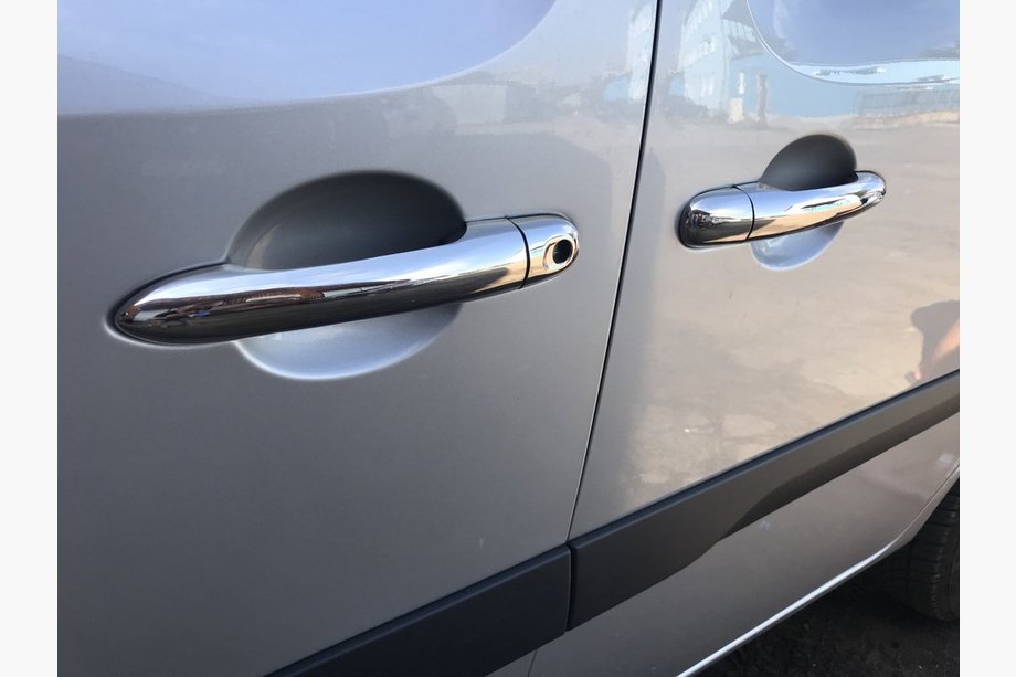 Renault Kangoo 2008–2020 Couvre-poignées de porte en acier inoxydable 4 pcs, Carmos - Acier Turc Image