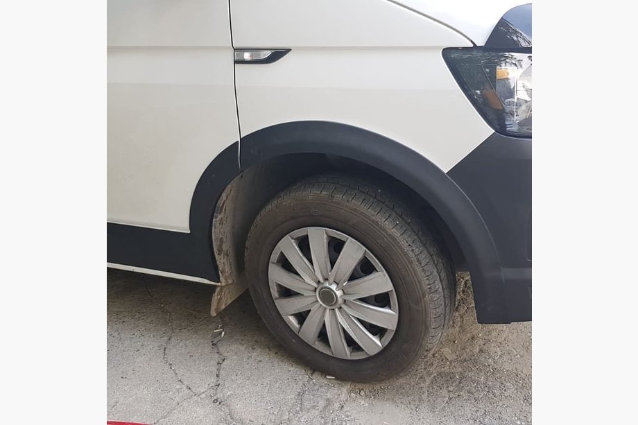 Volkswagen T6 2015-2024 Kit élargisseurs d'ailes et moulures (11 pièces) 2015-2019, Ukraine, 1 Porte, Empattement court Photo 2