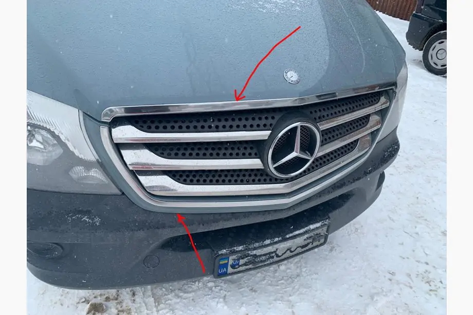 Mercedes Sprinter W906 2006–2018 Contour de calandre (2013↗, inox) Image