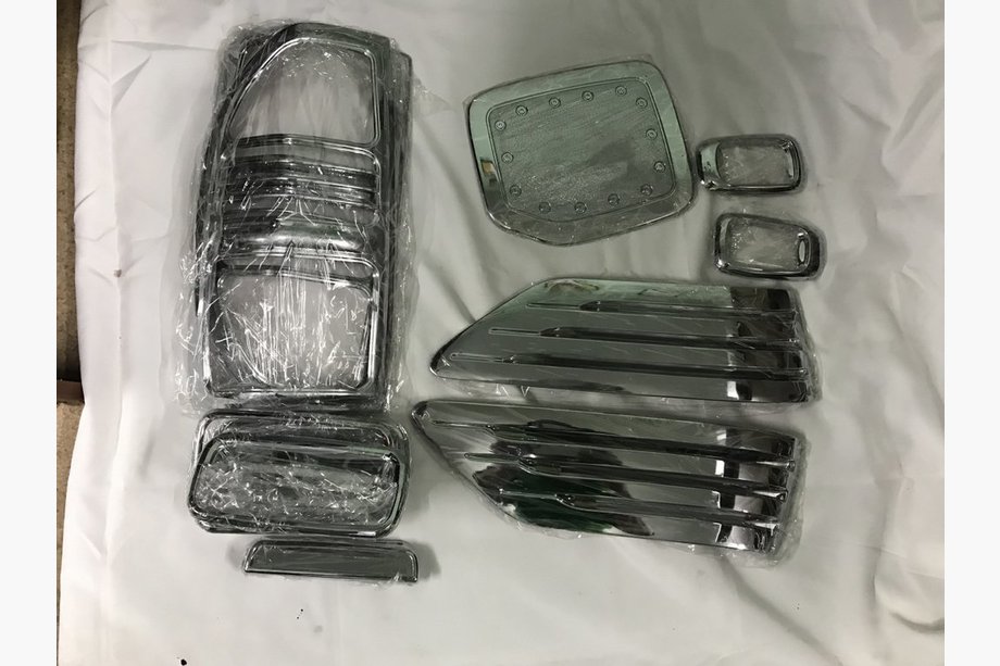Toyota Land Cruiser 90 Prado 1996-2002 Pack Chrome (Ensemble) Image