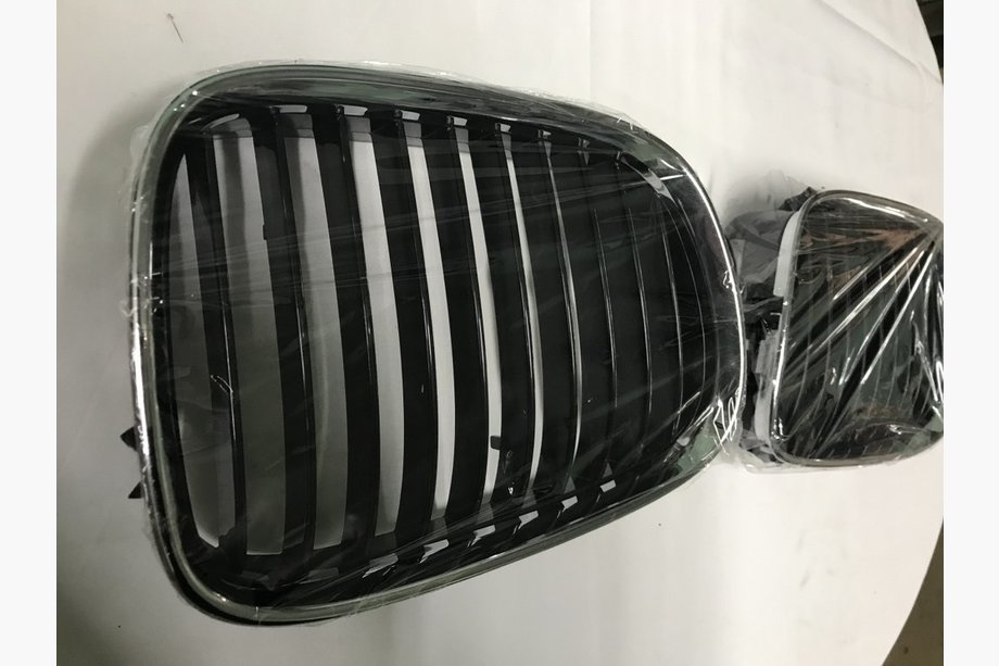 BMW 5 Series E39 1996-2003 Calandres doubles (2 pcs) Image