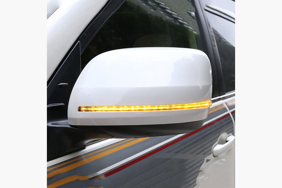 Toyota Land Cruiser 200 2007-2021 Coques de Rétroviseurs (avec Clignotant LED, Style 2020) Image