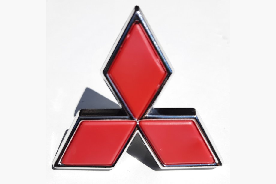 Mitsubishi Colt 1992-1996 Emblème rouge (47mm largeur, 43mm hauteur) Image