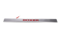 Peugeot Boxer 2006-2025 Baguette chromée au-dessus de la plaque avec LED rouge (inox) photo 2