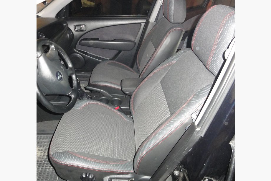 Mitsubishi Outlander 2001-2006 Housses de Sièges Auto SoyuzAuto Premium Image