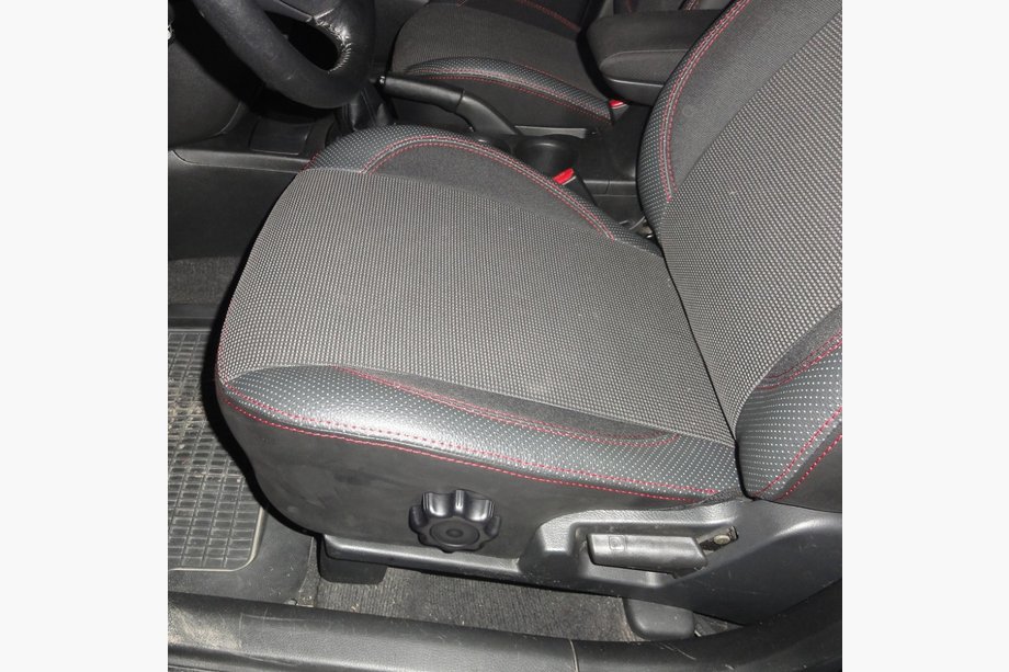 Mitsubishi Outlander 2001-2006 Housses de Sièges Auto SoyuzAuto Premium Photo 3