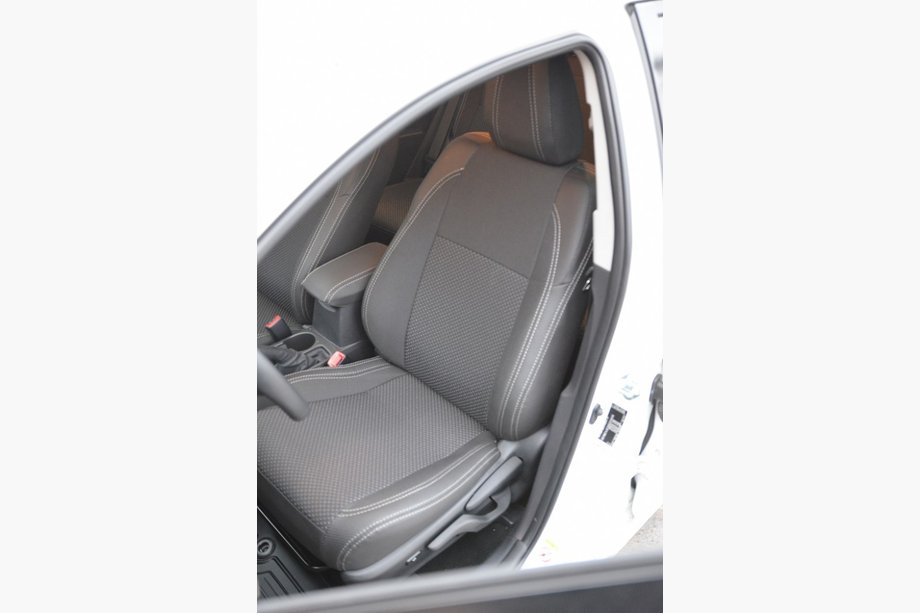 Toyota Auris 2012-2018 Housses de Sièges Auto SoyuzAuto Premium Image