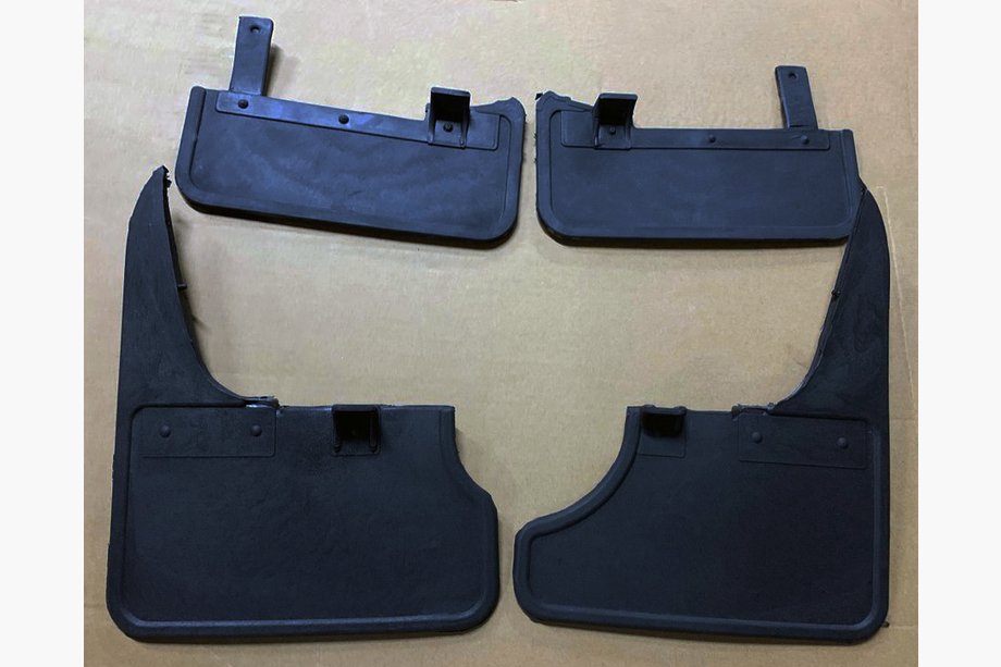 Volkswagen T5 Multivan 2003–2010 Bavettes turques (plastique) Bavettes Avant Image