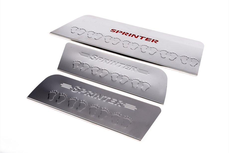 Mercedes Sprinter W906 2006–2018 Seuils de porte intérieurs Carmos V4 (3 pcs, inox) Image