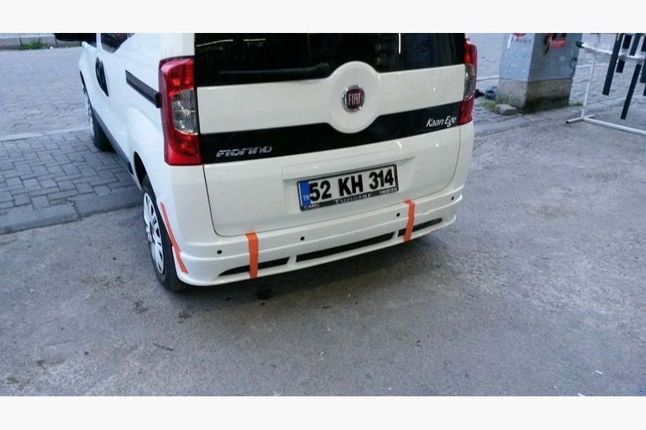 Fiat Fiorino/Qubo 2008-2024 Cache pare-chocs arrière Emotion (apprêté pour peinture) Photo 2