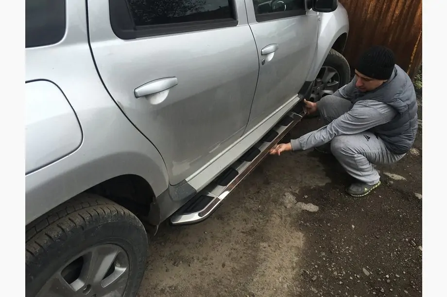 Renault Duster 2008–2017 Marchepieds Latéraux Vison (2 pcs, Aluminium & Inox) Image