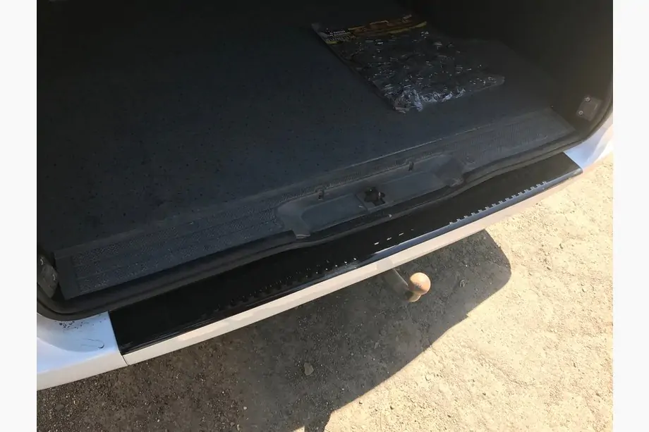 Mercedes Vito W639 2004-2014 Protection de pare-chocs arrière avec rebord (DDU, plastique) Photo 4