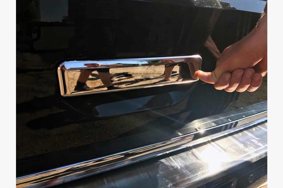 Volkswagen T6 2015-2024 Cache poignée arrière (inox) OmsaLine - Inox Italien Photo 5