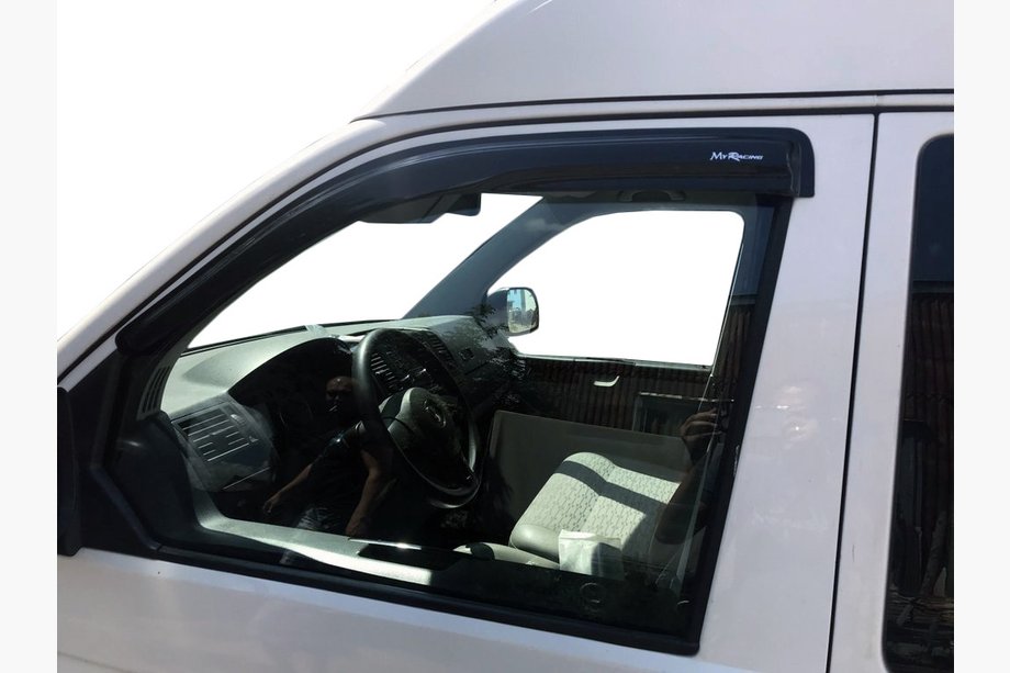 Volkswagen T5 Multivan 2003–2010 Déflecteurs de Vitres (2 pcs, MyRacing) Image