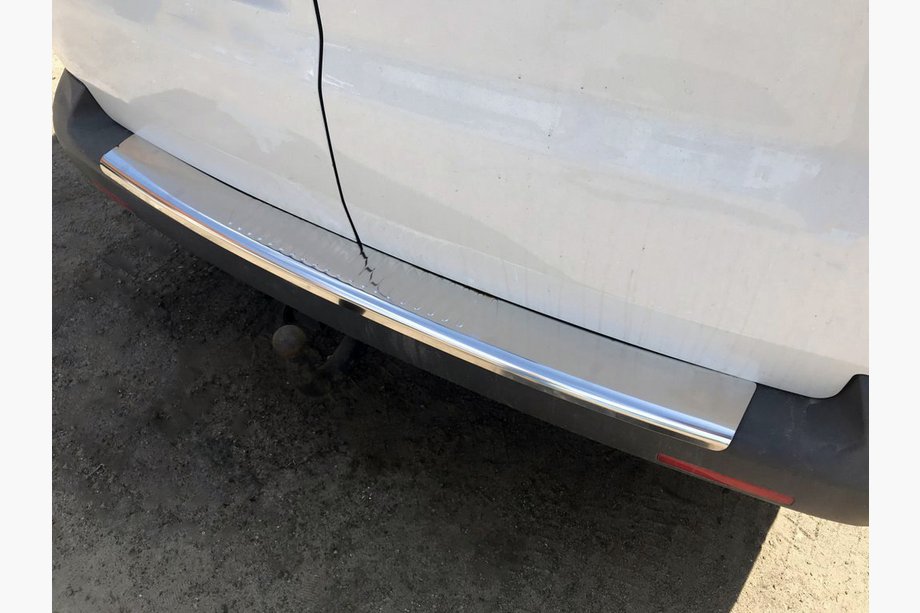 Volkswagen T5 Caravelle 2004-2010 Protection de pare-chocs arrière avec rebord (Carmos V1, acier inoxydable) Photo 1