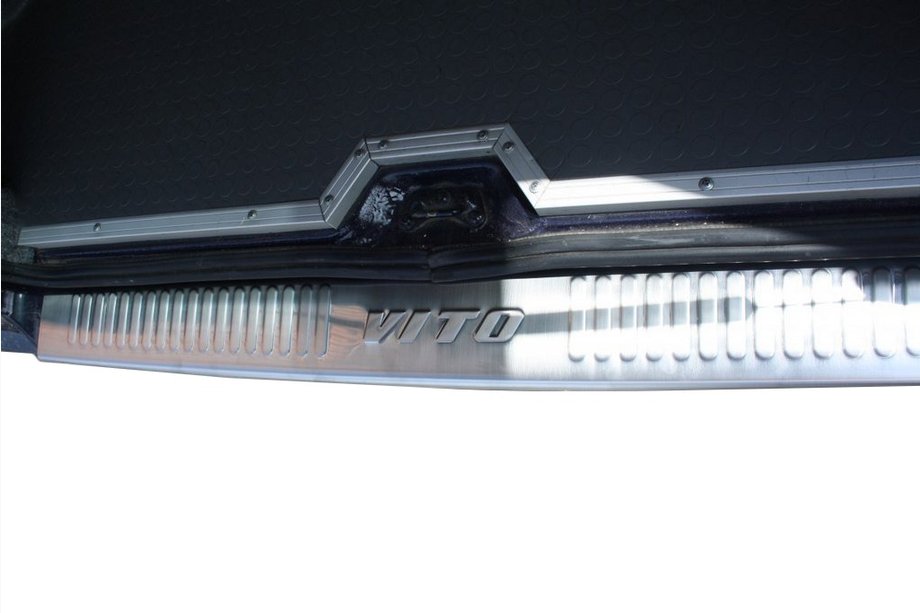 Mercedes Vito W638 1996-2003 Protection de pare-chocs arrière inox (Omsa) Image