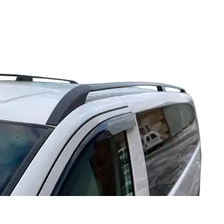 Barres de toit noires ELITE (pieds en plastique)