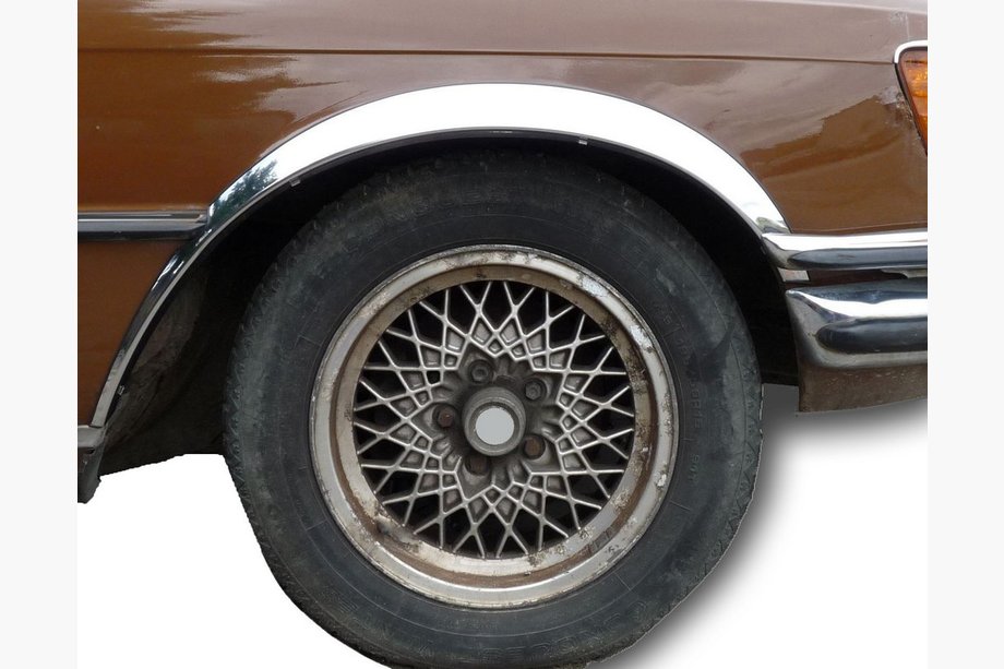 Mercedes W116 1972-1980 Entourages d'ailes inox (4 pcs) Image