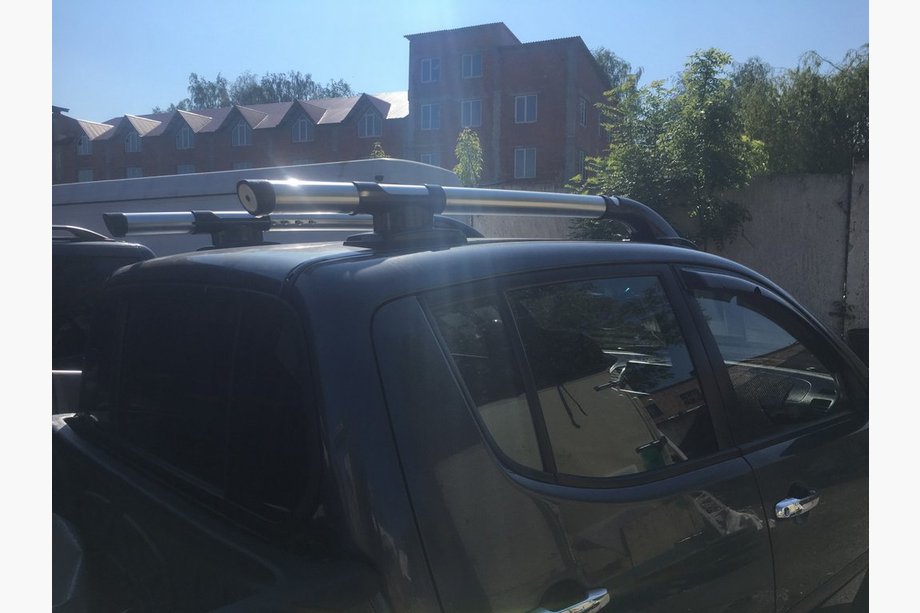 Mitsubishi L200 2006-2015 Barres de toit noires avec barres transversales Photo 2