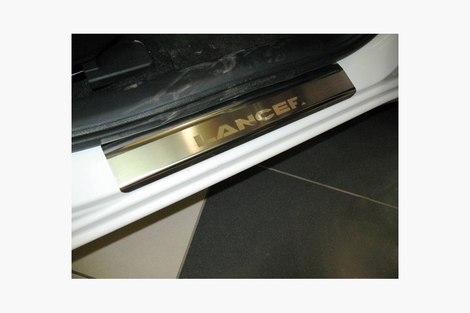 Mitsubishi Lancer X 2008- Seuils de porte inox Nataniko (4 pcs, acier inoxydable) Image
