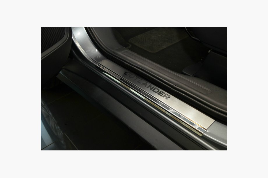 Mitsubishi Outlander 2012-2021 Seuils de Porte Nataniko (4 pcs, Inox) Premium - Bande 3M, 0.8 mm Photo 1
