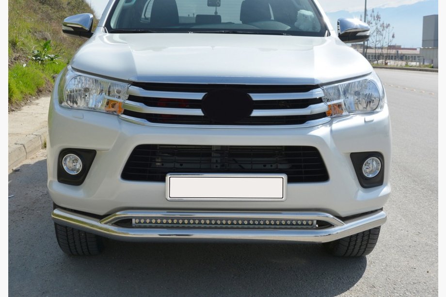 Toyota Hilux 2015- Barre avant double Vegas (2015-2020, inox) d70/42 mm Image