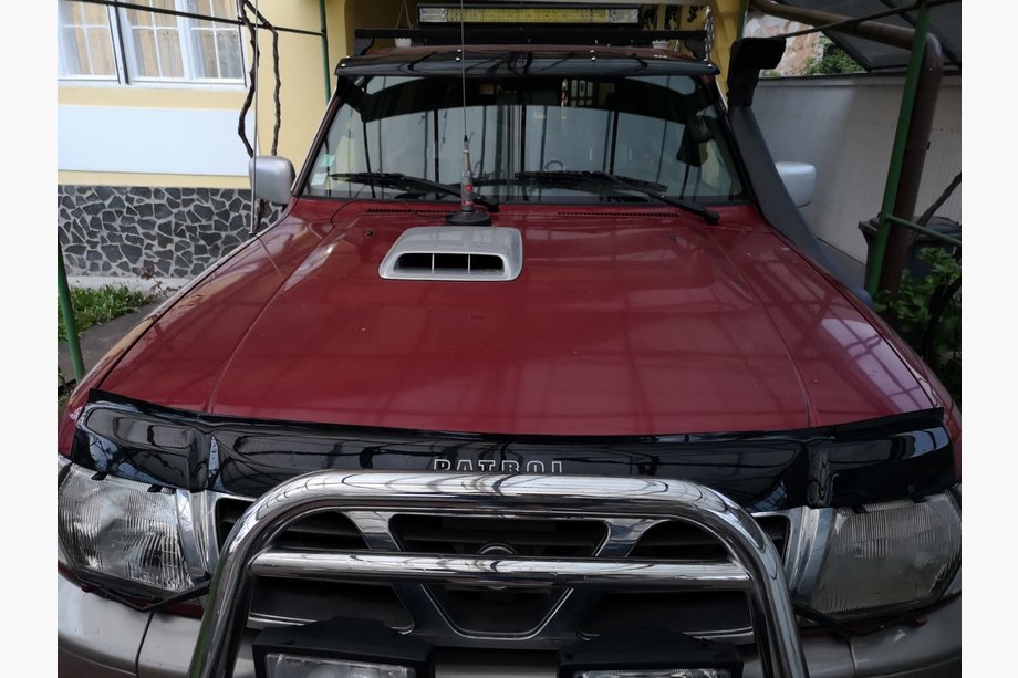 Nissan Patrol Y61 1997-2011 Déflecteur de capot 1997-2004 (VIP) Image