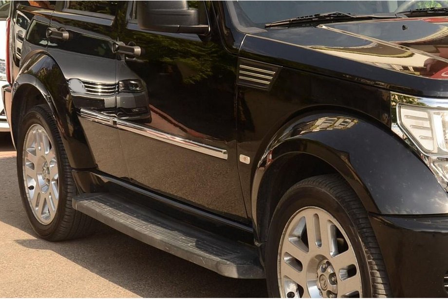 Dodge Nitro 2006-2011 Moulures de Portes Acier Inoxydable Image