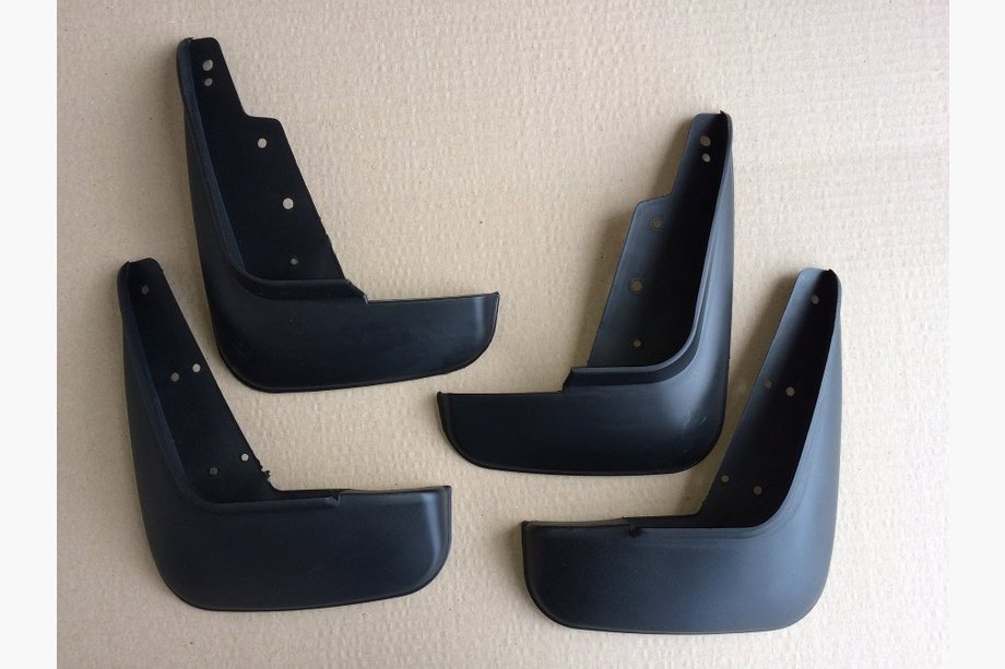 Nissan Tiida 2004-2011 Bavettes Premium (4 pcs) Image
