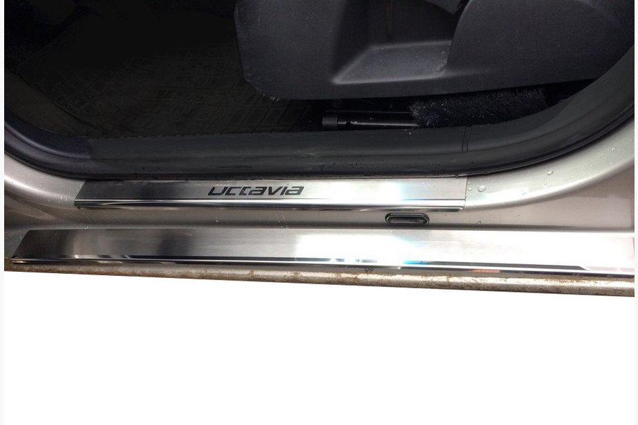 Skoda Octavia II A5 2010-2013 Couvre-seuils Nataniko (8 pcs, inox) Image
