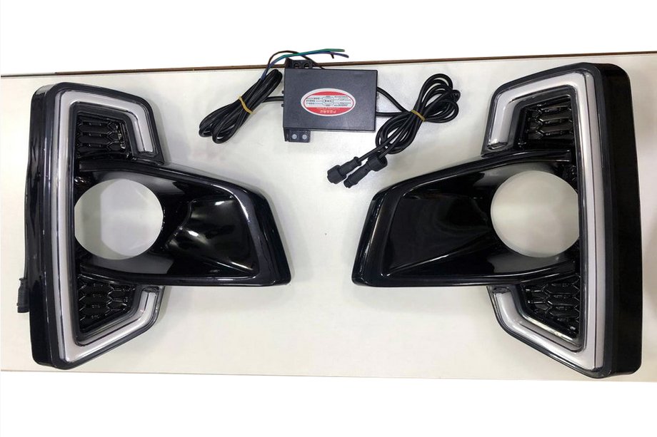 Toyota Hilux 2015- Grille de feux antibrouillard LED (2 pcs) Image