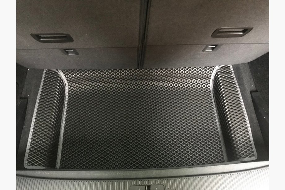 Volkswagen Sharan 2010-2023 Tapis de coffre inférieur (EVA, noir) Image